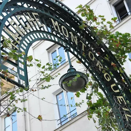 65-french Cancan St Denis Apartman *